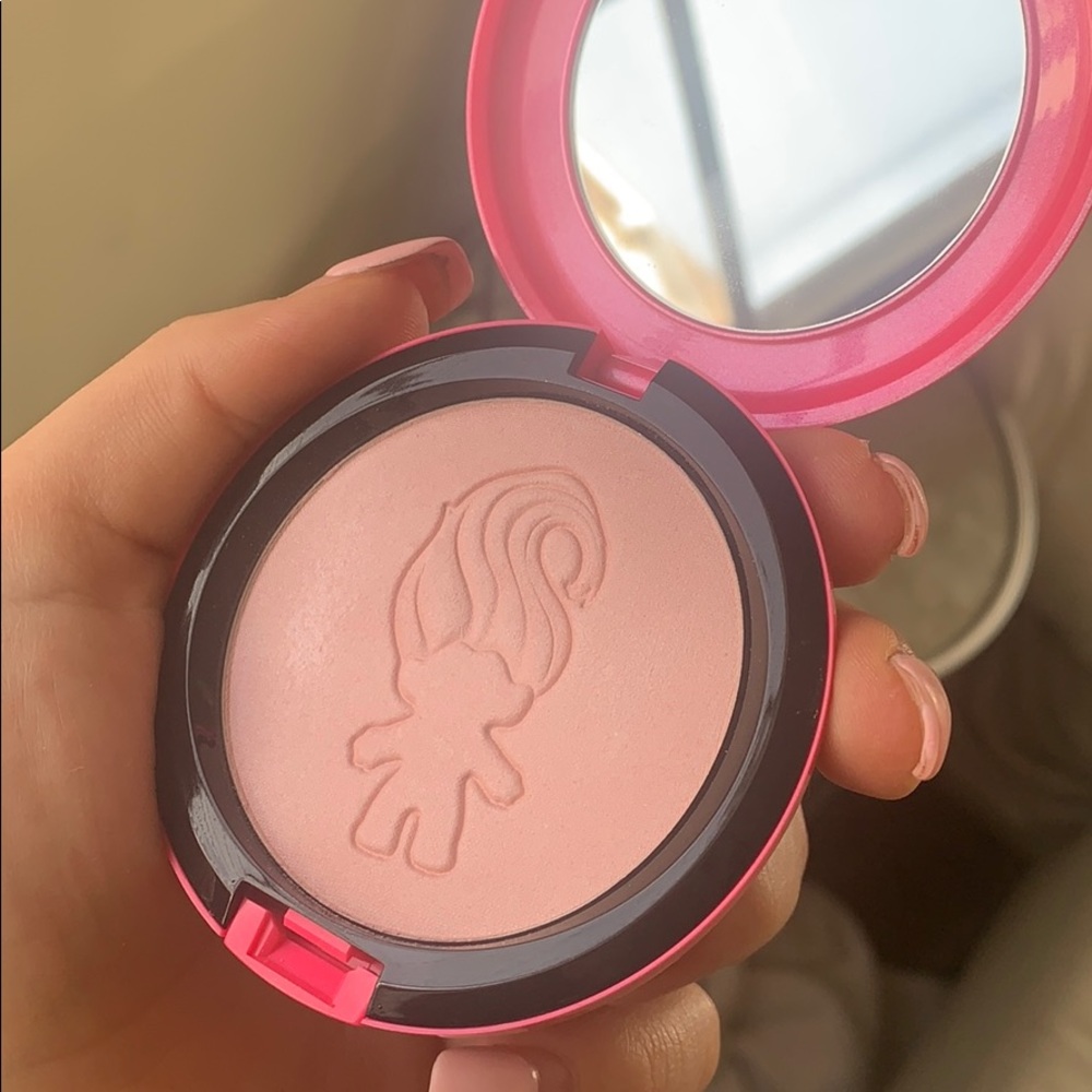 MAC Beauty Powder - Picture 2 of 5